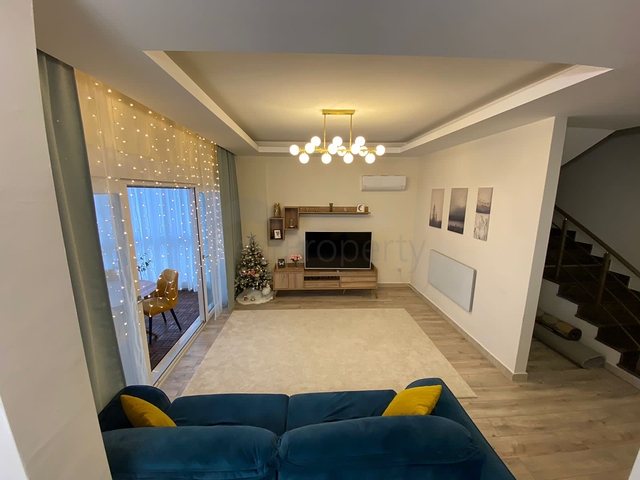 دوبلكس واسعة - ضمن مجمع سكني عائلي في اوبا / الانيا 