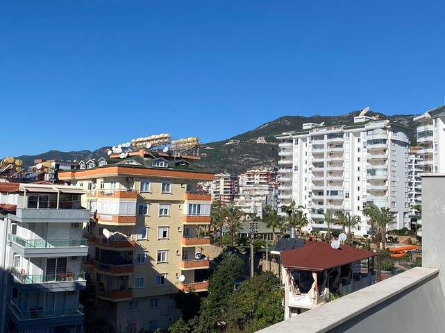 دوبلكس واسعة - ضمن مجمع سكني عائلي في اوبا / الانيا 