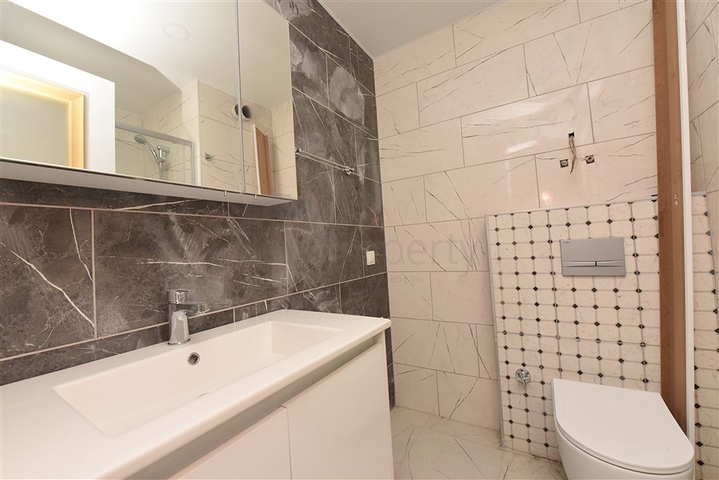 مجمع فاخر - دوبلكس 3 غرف وصالة -في افسلار / الانيا 