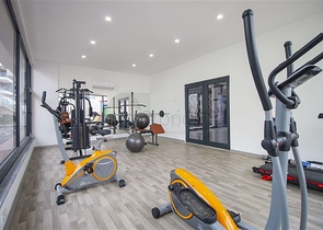 شقة غرفة وصالة مفروشة - ضمن مجمع حديث - في محمودلار / الانيا 