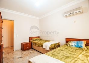 اول صف على البحر - شقة غرفتين وصالة مفروشة -ضمن مجمع سكني -في محمودلار/ الانيا