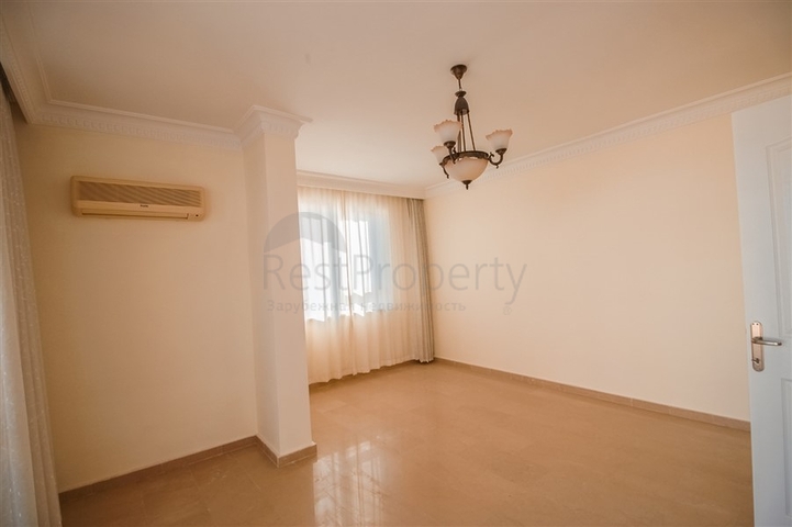 اطلالة بحر مباشرة -دوبلكس 3 غرف وصالة -في محمودلار / الانيا