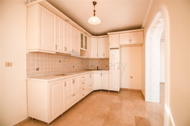 اطلالة بحر مباشرة -دوبلكس 3 غرف وصالة -في محمودلار / الانيا