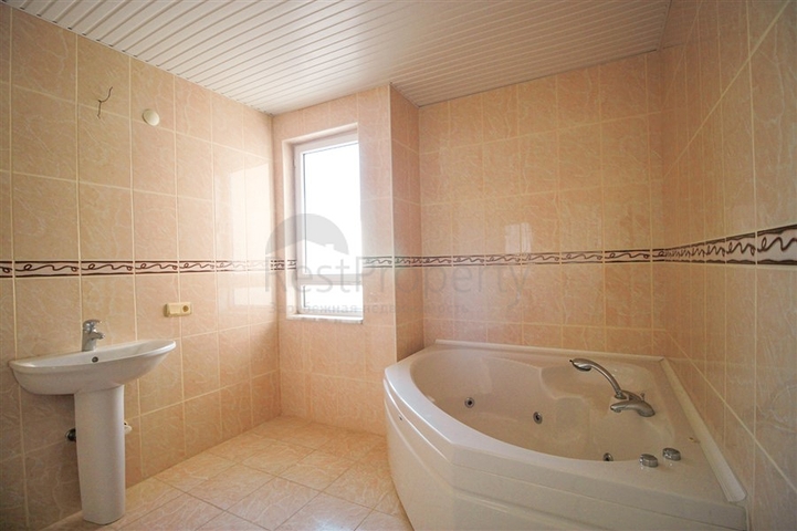 اطلالة بحر مباشرة -دوبلكس 3 غرف وصالة -في محمودلار / الانيا