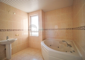 اطلالة بحر مباشرة -دوبلكس 3 غرف وصالة -في محمودلار / الانيا