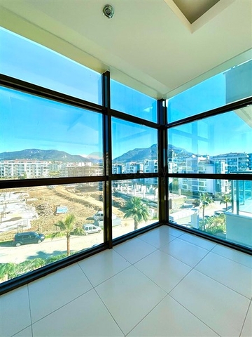 اطلالة بحر - شقة غرفة وصالة - ضمن مجمع فاخر -في كاستل / الانيا 