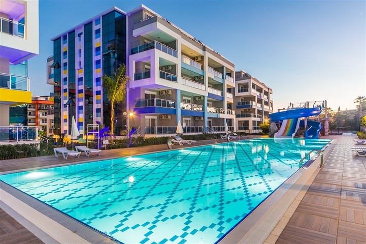 اطلالة بحر - شقة غرفة وصالة - ضمن مجمع فاخر -في كاستل / الانيا 