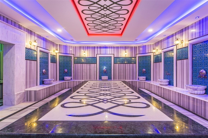 اطلالة بحر - شقة غرفة وصالة - ضمن مجمع فاخر -في كاستل / الانيا 