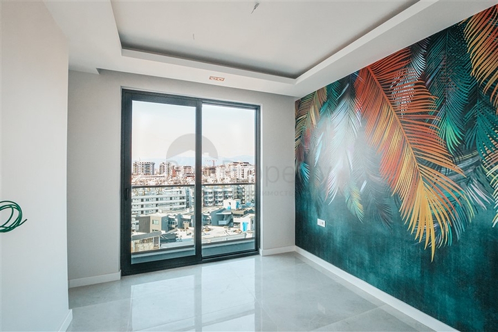 شقة فاخرة على البحر مباشرة - غرفتين وصالة -ضمن مجمع جديد - محمودلار / الانيا 