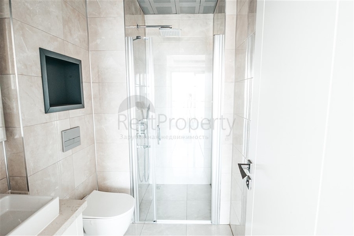 شقة فاخرة على البحر مباشرة - غرفتين وصالة -ضمن مجمع جديد - محمودلار / الانيا 