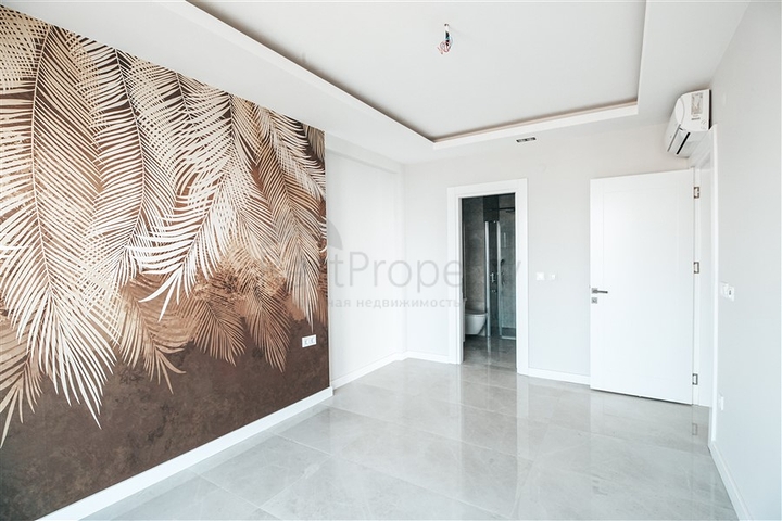 شقة فاخرة على البحر مباشرة - غرفتين وصالة -ضمن مجمع جديد - محمودلار / الانيا 