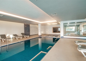 شقة فاخرة على البحر مباشرة - غرفتين وصالة -ضمن مجمع جديد - محمودلار / الانيا 