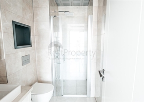 شقة فاخرة على البحر مباشرة - غرفتين وصالة -ضمن مجمع جديد - محمودلار / الانيا 