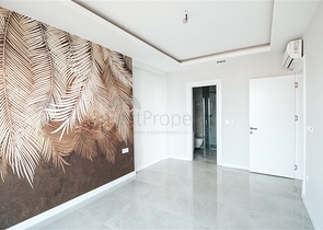 شقة فاخرة على البحر مباشرة - غرفتين وصالة -ضمن مجمع جديد - محمودلار / الانيا 