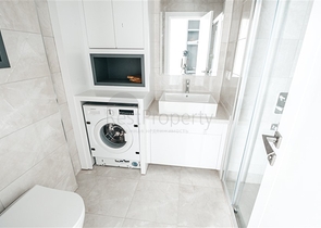 شقة فاخرة على البحر مباشرة - غرفتين وصالة -ضمن مجمع جديد - محمودلار / الانيا 