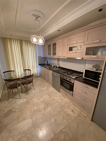 شقة غرفتين وصالة مفروشة -ضمن مجمع سكني في محمودلار / الانيا 