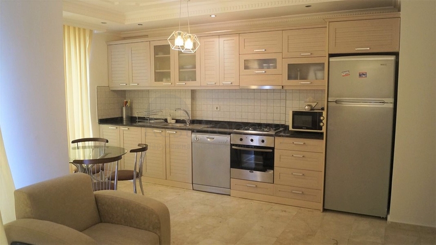 شقة غرفتين وصالة مفروشة -ضمن مجمع سكني في محمودلار / الانيا 