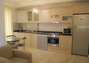 شقة غرفتين وصالة مفروشة -ضمن مجمع سكني في محمودلار / الانيا 