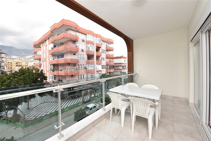 شقة غرفة وصالة ضمن مجمع فاخر في مركز الانيا 