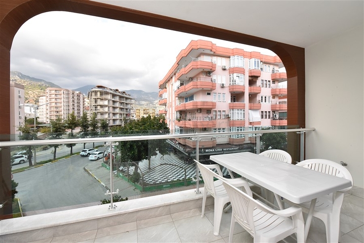 شقة غرفة وصالة ضمن مجمع فاخر في مركز الانيا 