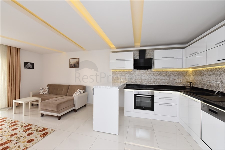 شقة غرفة وصالة ضمن مجمع فاخر في مركز الانيا 