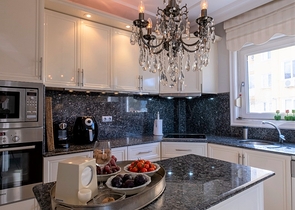 شقة واسعة - غرفتين وصالة مفروشة -في محمودلار / الانيا 