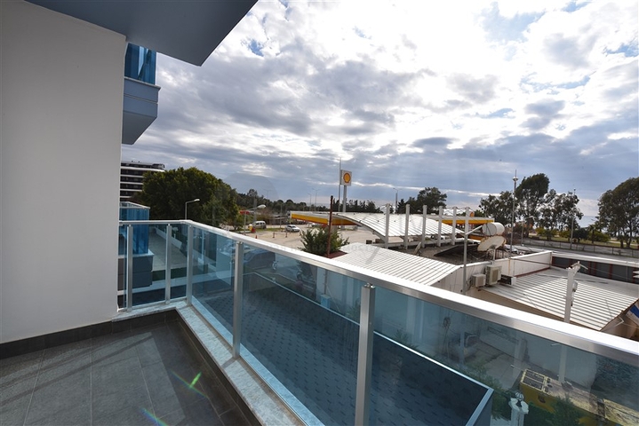 اطلالة بحر مباشرة -شقة غرفة وصالة ضمن مجمع جديد - في كارجيجاك / الانيا 