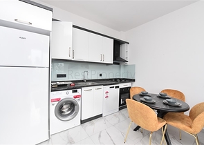 اطلالة بحر مباشرة -شقة غرفة وصالة ضمن مجمع جديد - في كارجيجاك / الانيا 