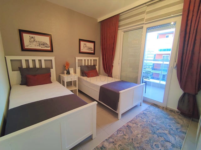 شقق غرفتين وصالة مفروشة -مجمع سكني قريب من البحر - في محمودلار / الانيا