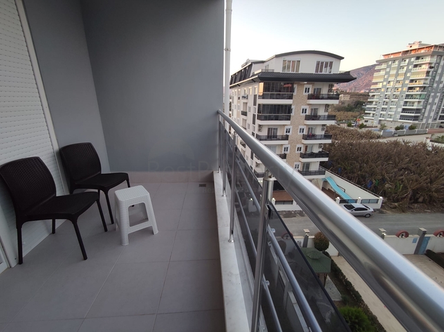 شقق غرفتين وصالة مفروشة -مجمع سكني قريب من البحر - في محمودلار / الانيا