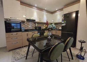 شقق غرفتين وصالة مفروشة -مجمع سكني قريب من البحر - في محمودلار / الانيا