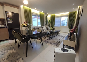 شقق غرفتين وصالة مفروشة -مجمع سكني قريب من البحر - في محمودلار / الانيا