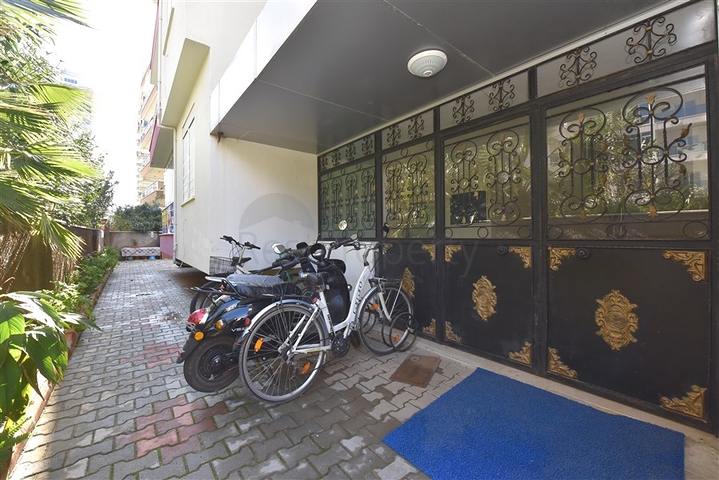 شقة غرفة وصالة مفروشة -سعر مناسب - في محمودلار / الانيا 