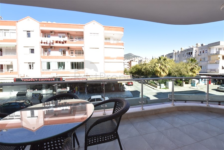 مجمع فاخر في مركز الانيا - شقة غرفتين وصالة مفروشة -قريبة من شاطئ كليوباترا 