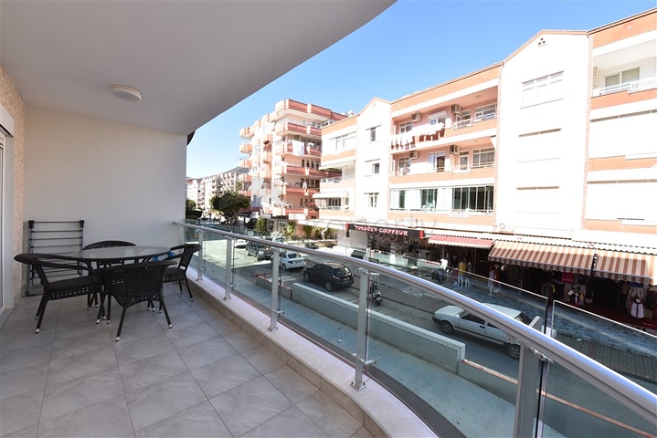 مجمع فاخر في مركز الانيا - شقة غرفتين وصالة مفروشة -قريبة من شاطئ كليوباترا 