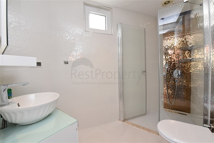 مجمع فاخر في مركز الانيا - شقة غرفتين وصالة مفروشة -قريبة من شاطئ كليوباترا 