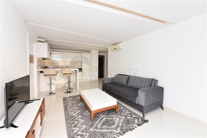 مجمع فاخر في مركز الانيا - شقة غرفتين وصالة مفروشة -قريبة من شاطئ كليوباترا 