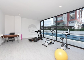 اطلالة بحر مباشرة -شقة غرفة وصالة -مجمع جديد - في كارجيجاك / الانيا 