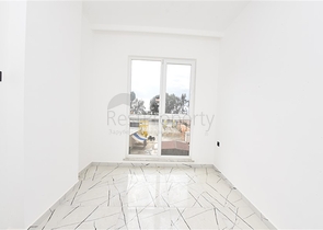 اطلالة بحر مباشرة -شقة غرفة وصالة -مجمع جديد - في كارجيجاك / الانيا 