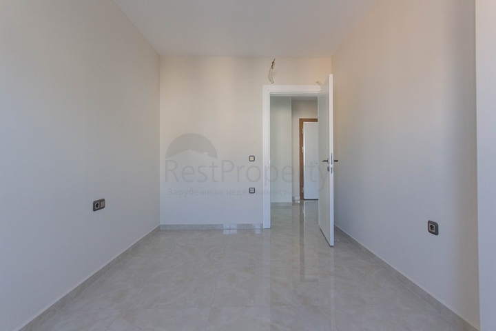 اطلالة بحرية مباشرة -شقة غرفتين وصالة - مجمع حديث -في محمودلار/ الانيا 