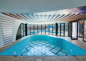 اطلالة بحرية مباشرة -شقة غرفتين وصالة - مجمع حديث -في محمودلار/ الانيا 