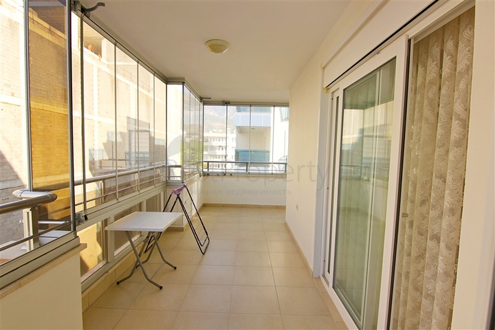 شقة واسعة - غرفة نوم وصالة مفروشة - في محمودلار/ الانيا 