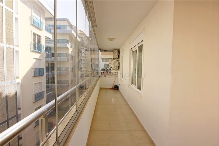 شقة واسعة - غرفة نوم وصالة مفروشة - في محمودلار/ الانيا 