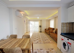 شقة واسعة - غرفة نوم وصالة مفروشة - في محمودلار/ الانيا 