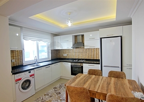 شقة واسعة - غرفة نوم وصالة مفروشة - في محمودلار/ الانيا 