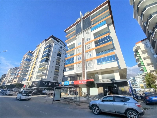 على شارع بارباروس - شقة غرفتين وصالة مفروشة - مجمع حديث - في محمودلار / الانيا 