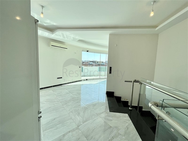 شقق للبيع في اوبا - دوبلكس 3 غرف وصالة -ضمن مجمع حديث - قريب من البحر - اوبا / الانيا 