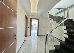 شقق للبيع في اوبا - دوبلكس 3 غرف وصالة -ضمن مجمع حديث - قريب من البحر - اوبا / الانيا 