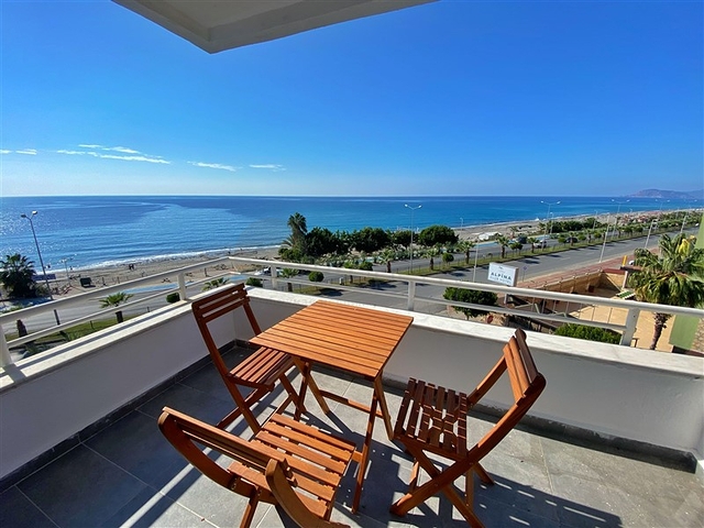 اطلالة بحر مباشرة -شقة غرفتين وصالة -في محمودلار / الانيا 