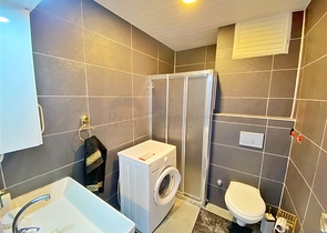 اطلالة بحر مباشرة -شقة غرفتين وصالة -في محمودلار / الانيا 